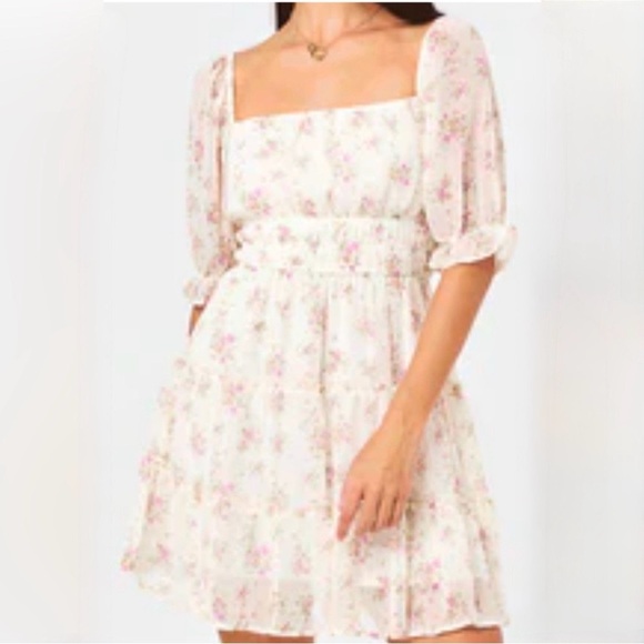 Trixxi Dresses & Skirts - Women’s Trixxi White Floral Tier Dress